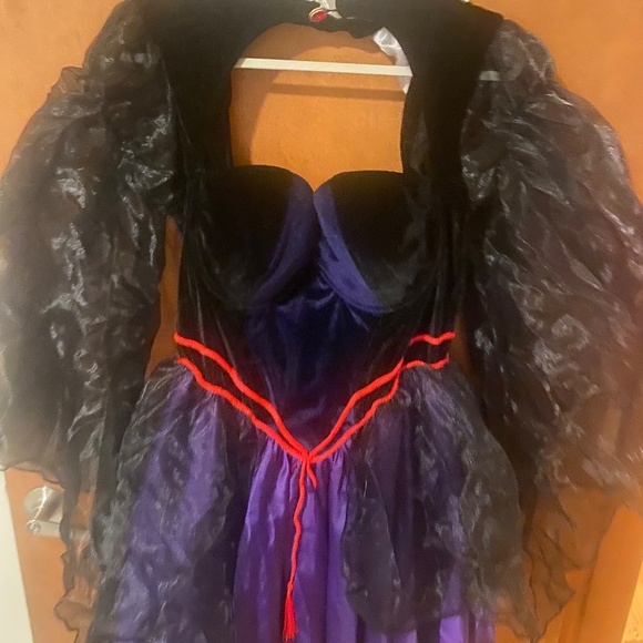 Plus Dolls Kill 3x Evil Queen Halloween Costume - Picture 1 of 6